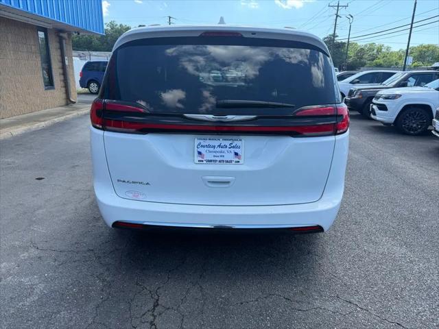 2022 Chrysler Pacifica Touring L