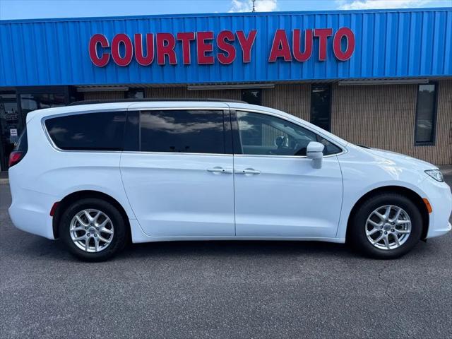 2022 Chrysler Pacifica Touring L