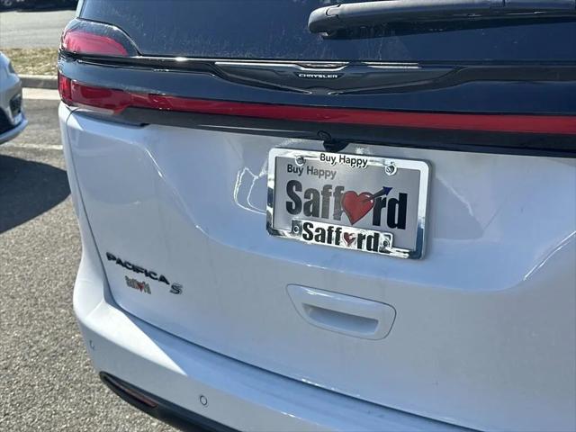 2026 Chrysler Pacifica Select AWD