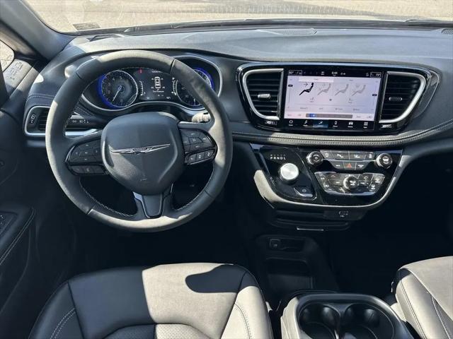 2026 Chrysler Pacifica Select AWD