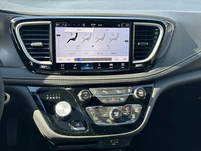 2026 Chrysler Pacifica Select AWD