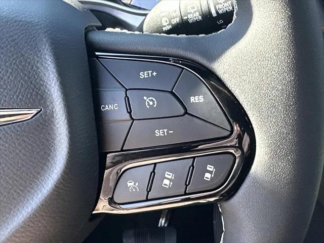 2026 Chrysler Pacifica Select AWD