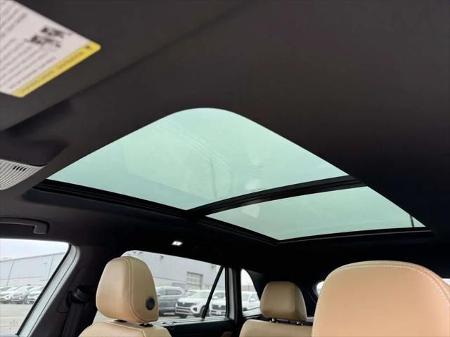 2026 Volkswagen Atlas Cross Sport SEL R-Line Black