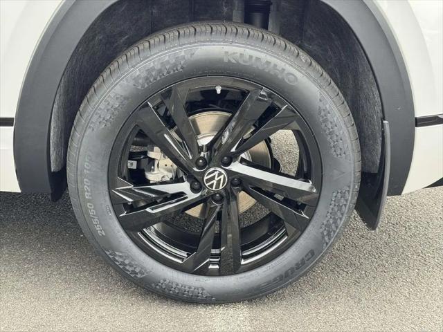 2026 Volkswagen Atlas Cross Sport SEL R-Line Black