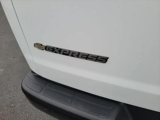 2021 Chevrolet Express Cargo Van RWD 2500 Regular Wheelbase WT