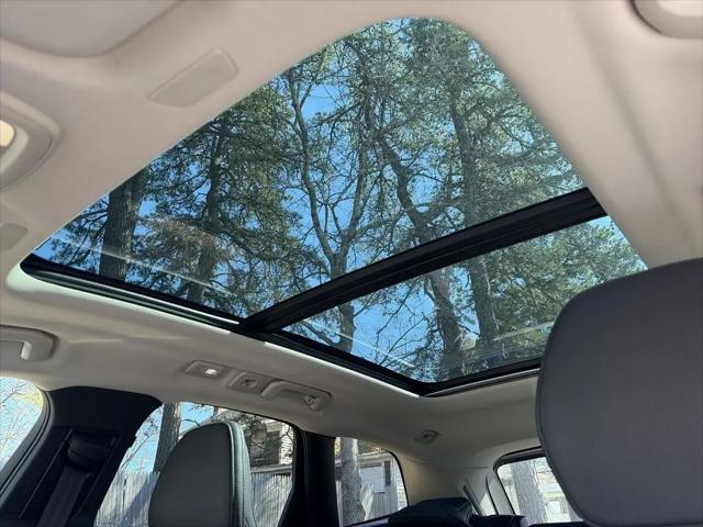 2023 Volvo XC60 B5 Plus Dark Theme