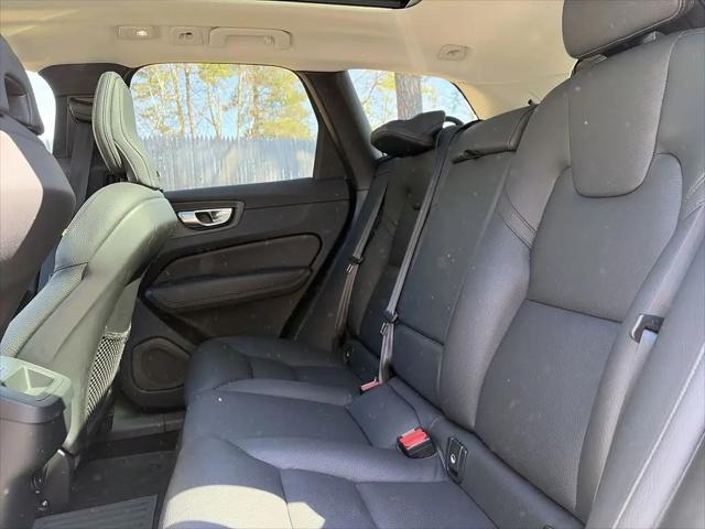 2023 Volvo XC60 B5 Plus Dark Theme