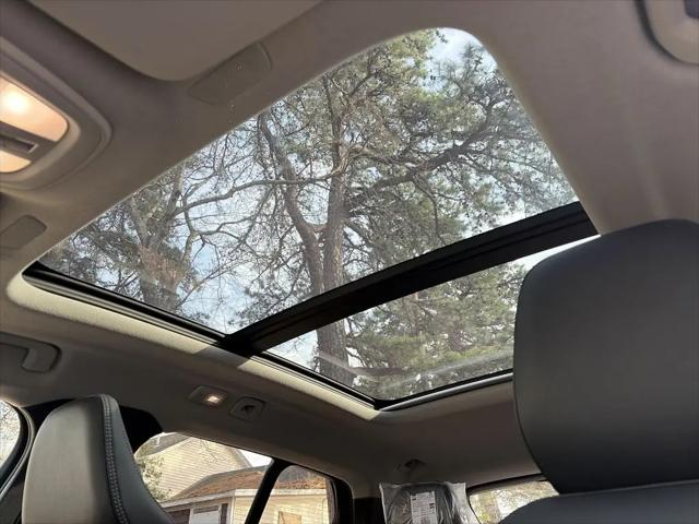 2026 Volvo XC40 Core, B5 AWD Gas (mild hybrid), Dark