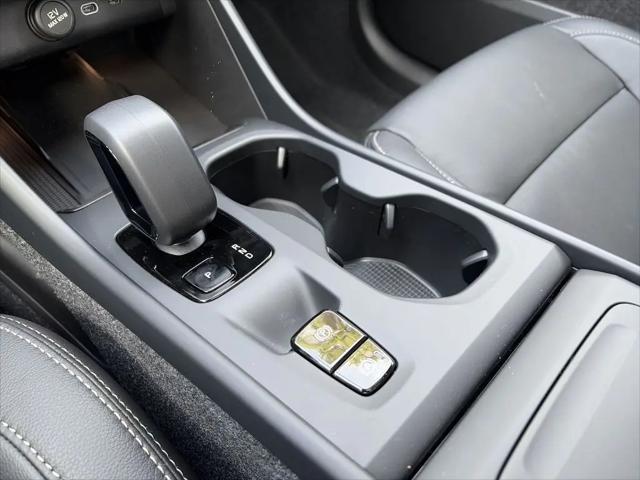 2026 Volvo XC40 Core, B5 AWD Gas (mild hybrid), Dark