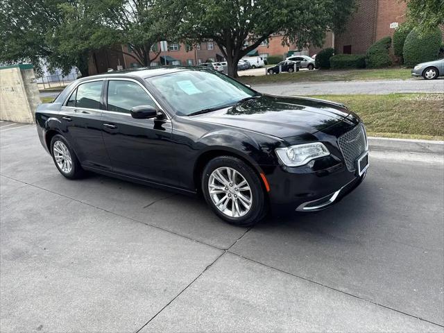 2017 Chrysler 300 Limited