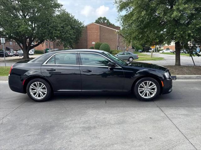 2017 Chrysler 300 Limited