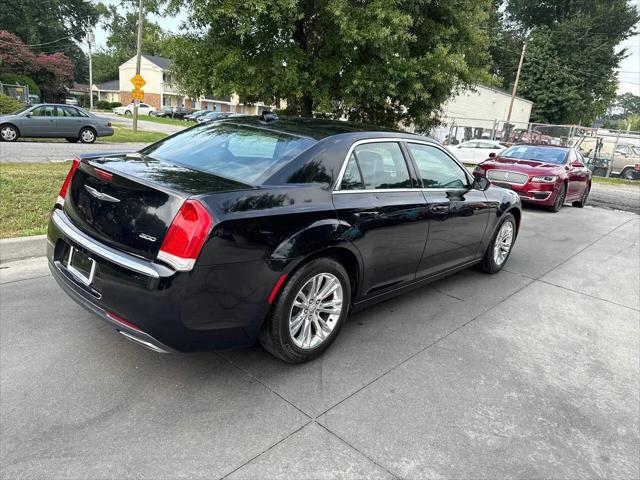 2017 Chrysler 300 Limited