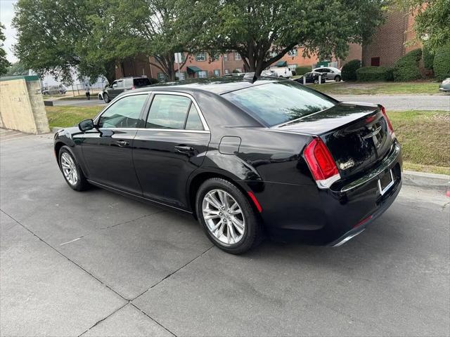 2017 Chrysler 300 Limited