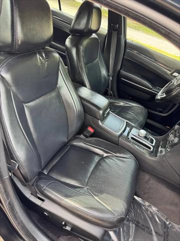 2017 Chrysler 300 Limited