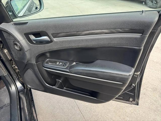 2017 Chrysler 300 Limited