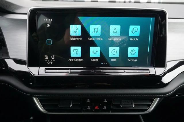 2026 Volkswagen Atlas Cross Sport SE with Technology
