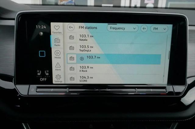 2026 Volkswagen Atlas Cross Sport SE with Technology