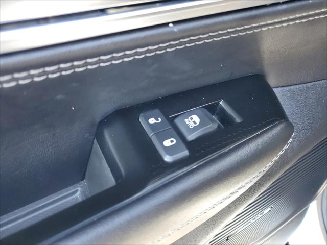2023 Jeep Wagoneer Series II Carbide 4x4