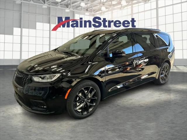 2026 Chrysler Pacifica Select for sale in Lansing, KS