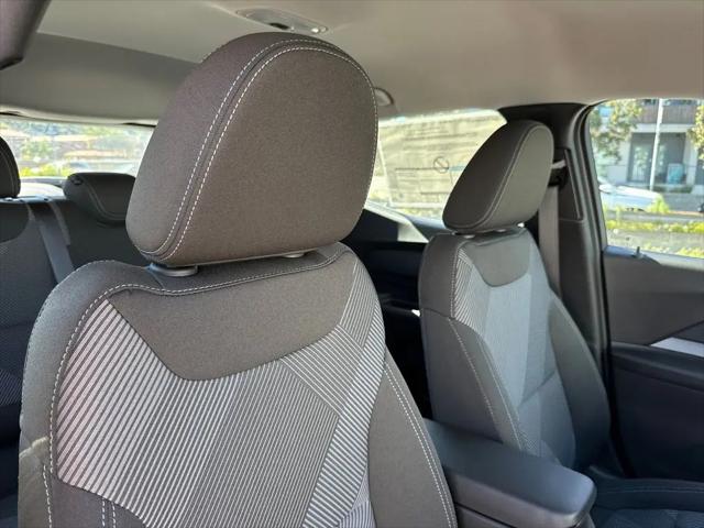2027 Chevrolet Bolt LT FWD