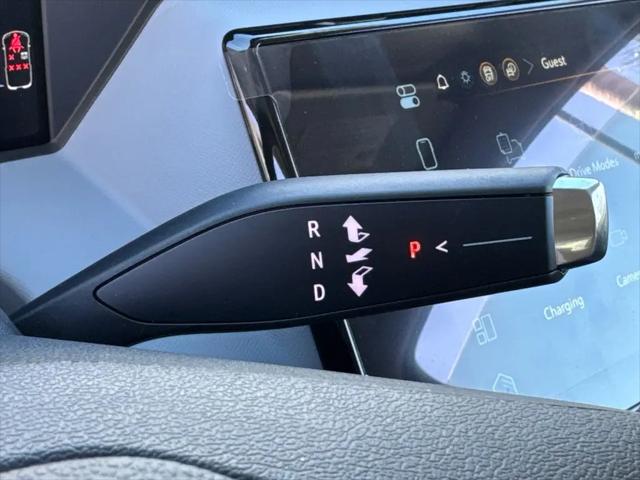 2027 Chevrolet Bolt LT FWD