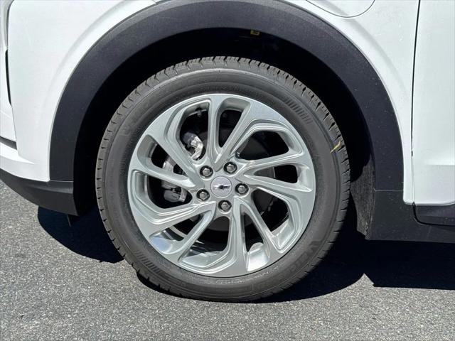2027 Chevrolet Bolt LT FWD