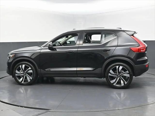 2024 Volvo XC40 B5 Ultimate Bright Theme