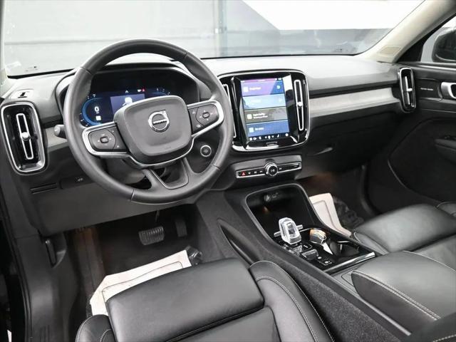 2024 Volvo XC40 B5 Ultimate Bright Theme