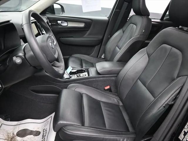 2024 Volvo XC40 B5 Ultimate Bright Theme
