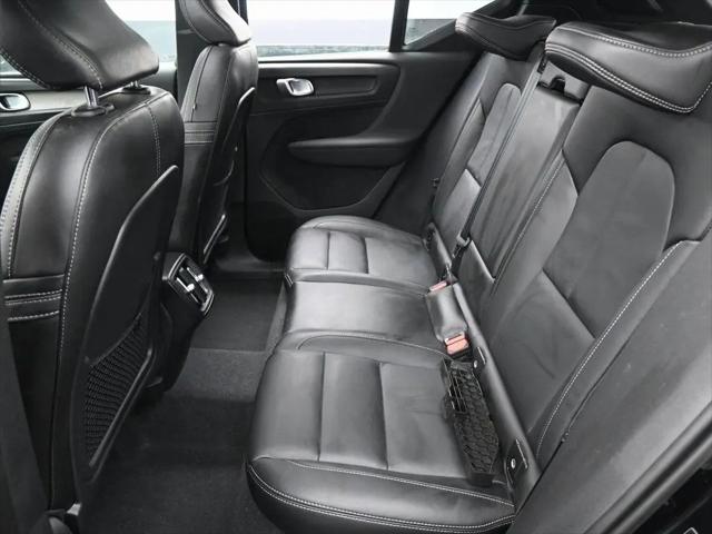 2024 Volvo XC40 B5 Ultimate Bright Theme