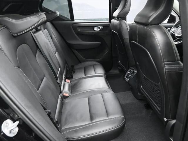 2024 Volvo XC40 B5 Ultimate Bright Theme