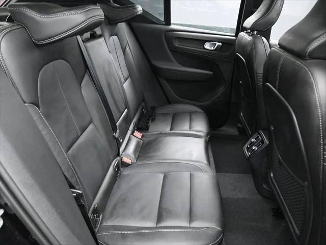 2024 Volvo XC40 B5 Ultimate Bright Theme