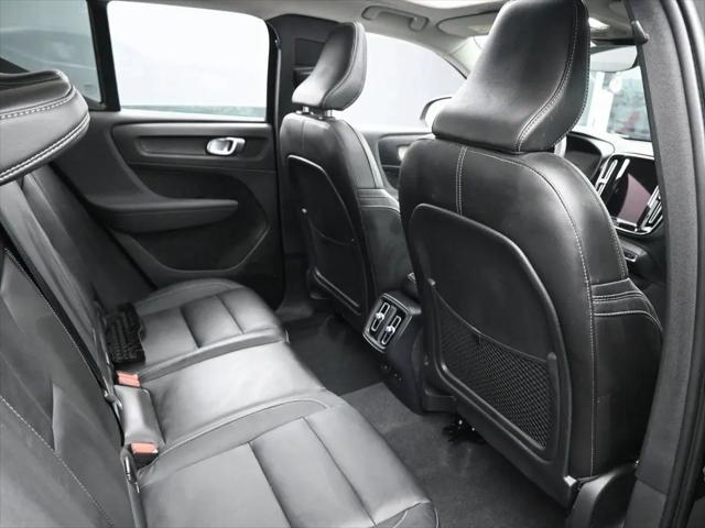 2024 Volvo XC40 B5 Ultimate Bright Theme