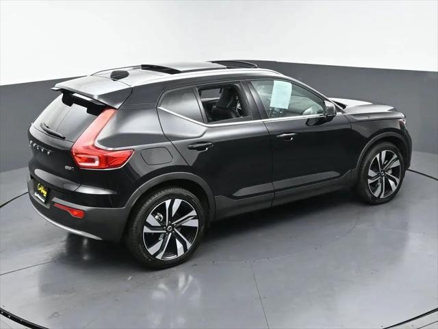 2024 Volvo XC40 B5 Ultimate Bright Theme