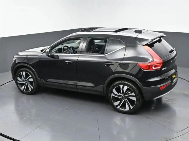 2024 Volvo XC40 B5 Ultimate Bright Theme