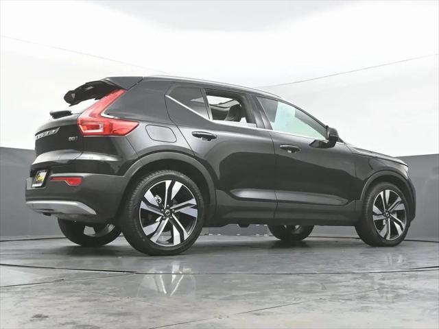 2024 Volvo XC40 B5 Ultimate Bright Theme