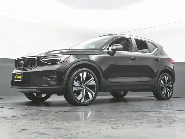 2024 Volvo XC40 B5 Ultimate Bright Theme