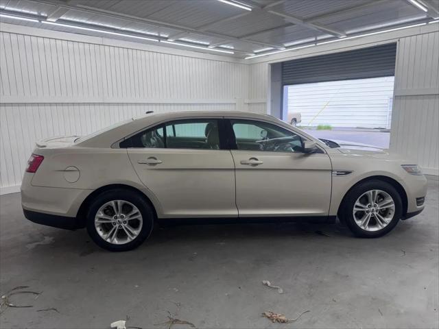 2018 Ford Taurus SEL
