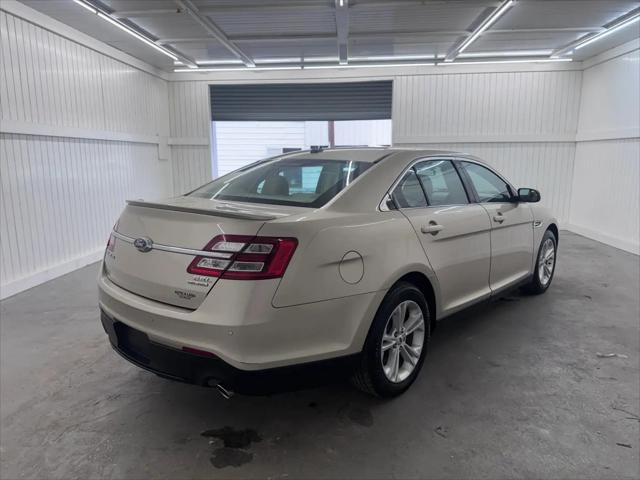 2018 Ford Taurus SEL