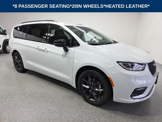 2026 Chrysler Pacifica Select for sale in Chilton, WI