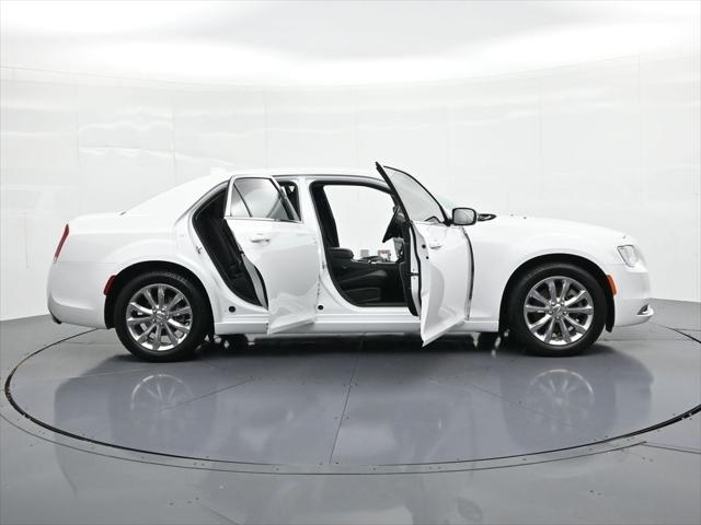 2022 Chrysler 300 Touring AWD