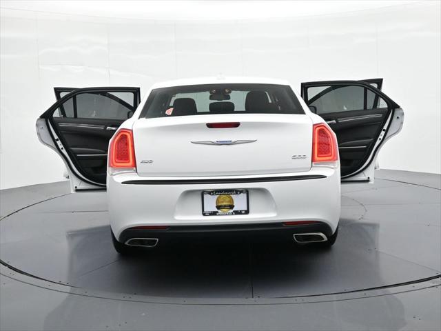 2022 Chrysler 300 Touring AWD