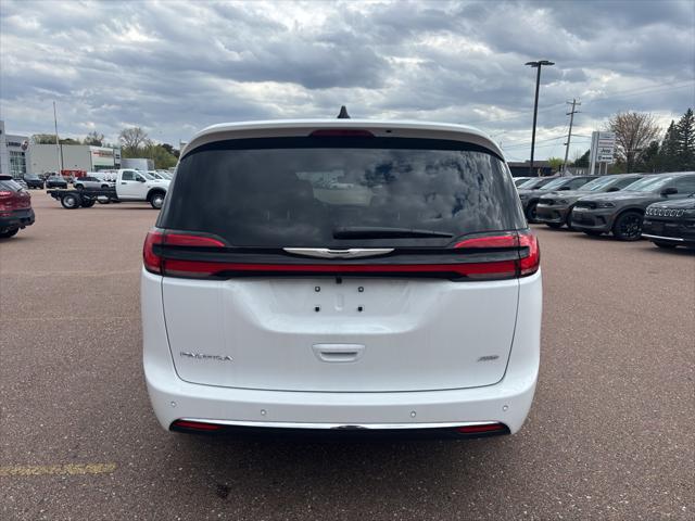 2026 Chrysler Pacifica Select AWD