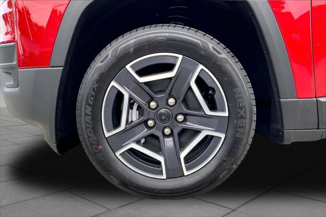 2026 Jeep Cherokee Laredo