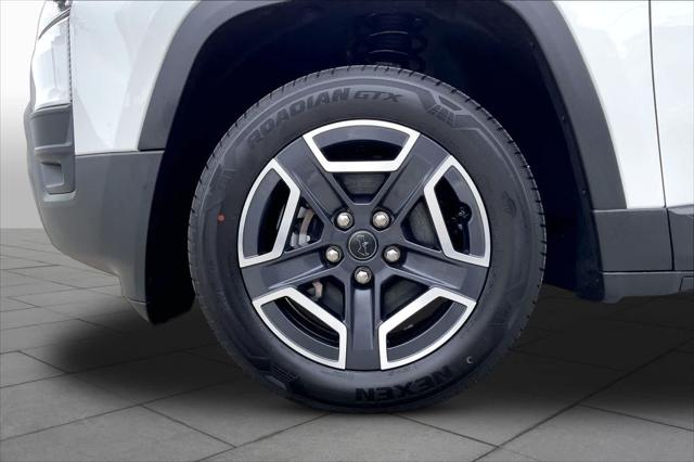 2026 Jeep Cherokee Laredo 4x4