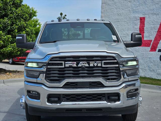 2026 RAM Ram 3500 RAM 3500 TRADESMAN CREW CAB 4X4 8 BOX