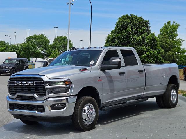 2026 RAM Ram 3500 RAM 3500 TRADESMAN CREW CAB 4X4 8 BOX