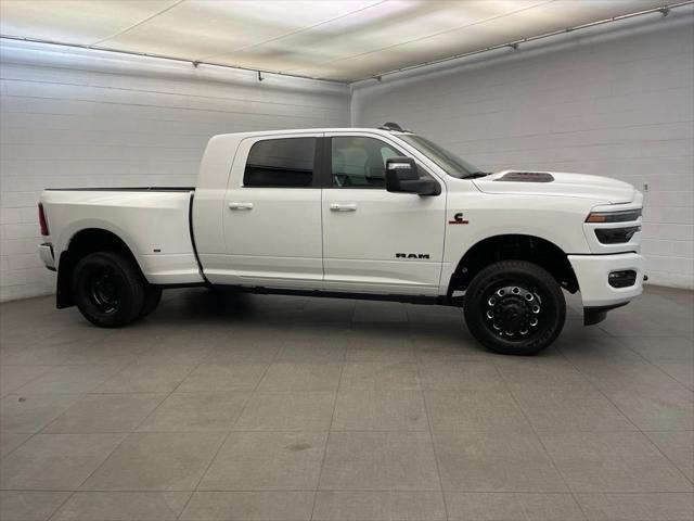 2026 RAM Ram 3500 RAM 3500 LARAMIE MEGA CAB 4X4 64 BOX 2026 RAM Ram 3500 RAM 3500 LARAMIE MEGA CAB 4X4 64 BOX