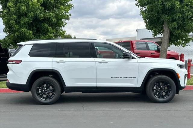 2026 Jeep Grand Cherokee GRAND CHEROKEE L LAREDO ALTITUDE 4X4