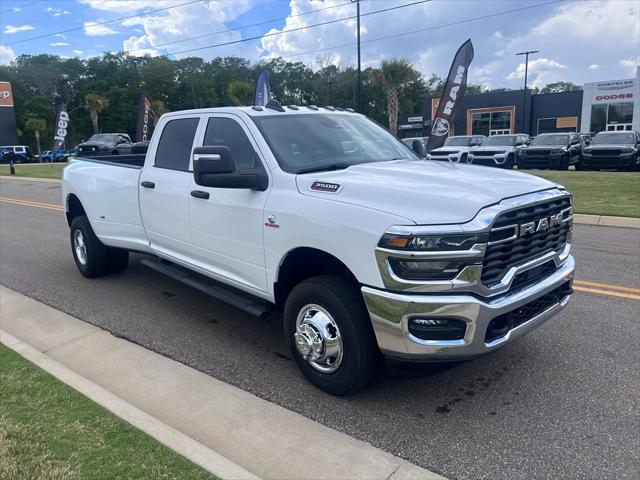 2026 RAM Ram 3500 RAM 3500 TRADESMAN CREW CAB 4X4 8 BOX
